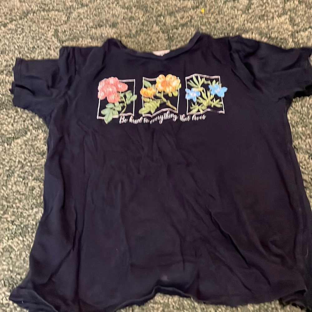 "Be Kind to Everthing That Lives" Flower Tee